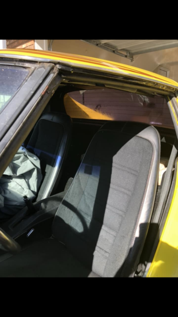 1977 Yellow Chevrolet Corvette Coupe