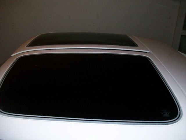 1977 White/Black Chevrolet Corvette Coupe