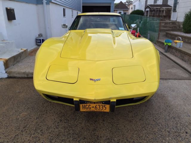 1977 Yellow Chevrolet Corvette Coupe