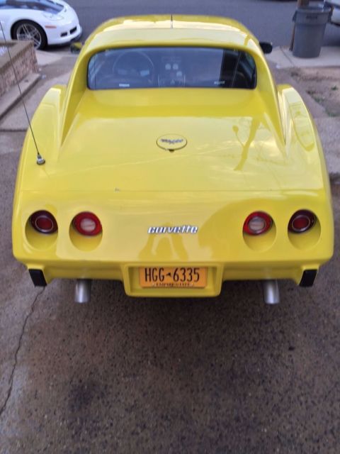 1977 Yellow Chevrolet Corvette Coupe