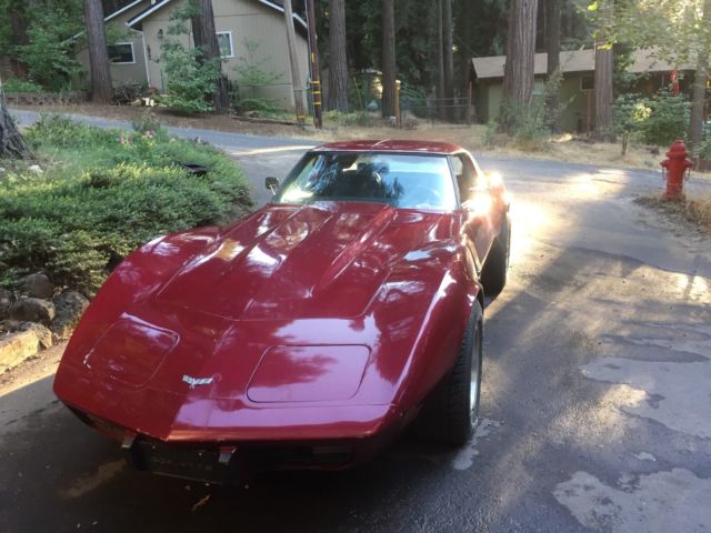 1977 Burgundy Chevrolet Corvette T-tops