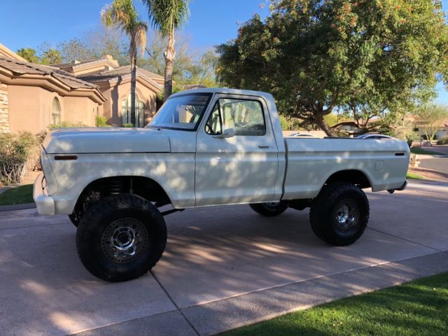 1977 White Ford F-100