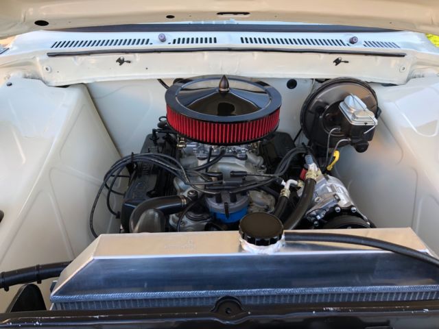 1977 White Ford F-100
