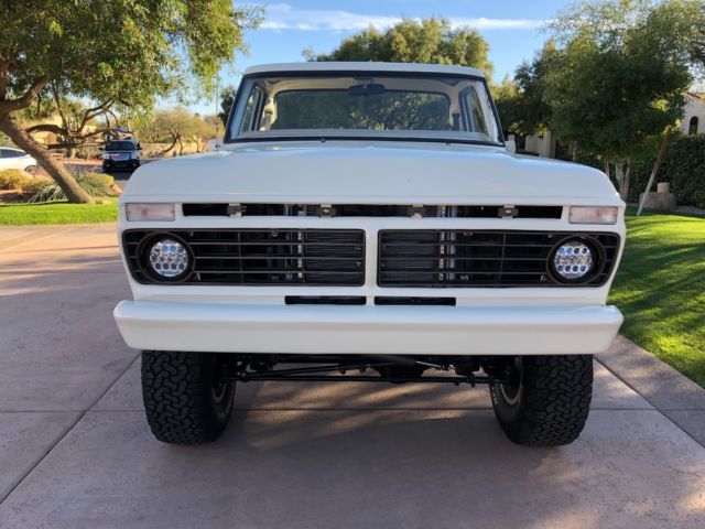 1977 White Ford F-100