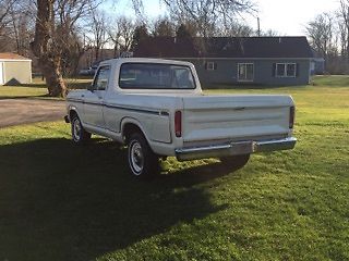 1977 White Ford F-100 Standard Cab Pickup