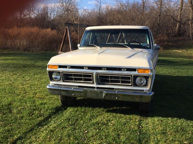 1977 White Ford F-100 Standard Cab Pickup
