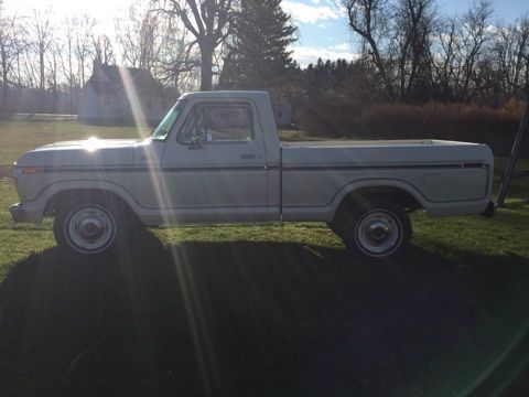 1977 White Ford F-100 Standard Cab Pickup
