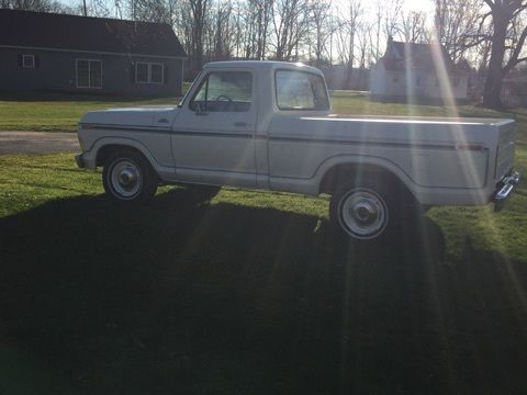 1977 White Ford F-100 Standard Cab Pickup