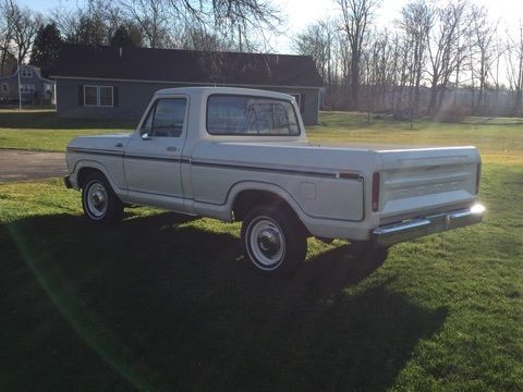 1977 White Ford F-100 Standard Cab Pickup