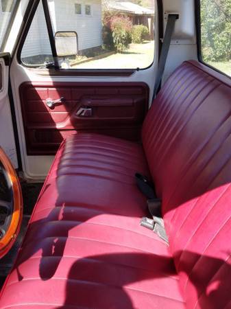 1977 White Ford F-100 Standard Cab Pickup