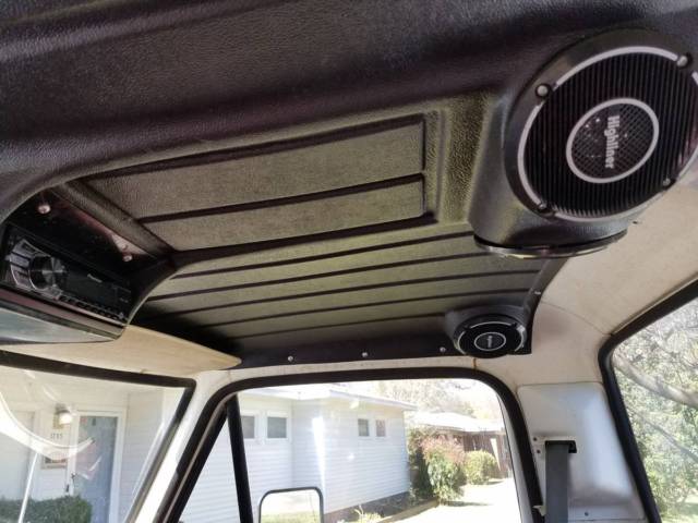 1977 White Ford F-100 Standard Cab Pickup