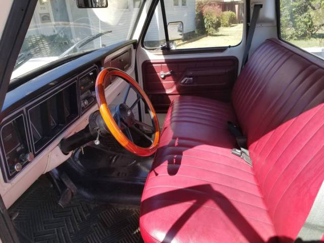 1977 White Ford F-100 Standard Cab Pickup