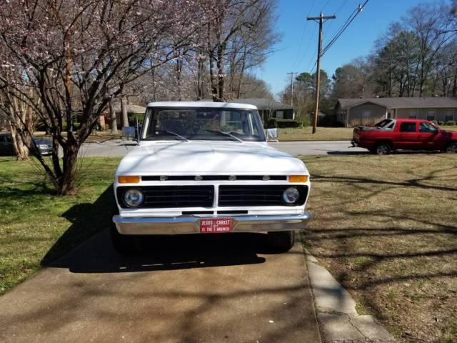 1977 White Ford F-100 Standard Cab Pickup