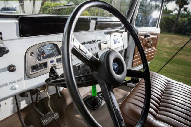 1977 White Toyota Land Cruiser Convertible