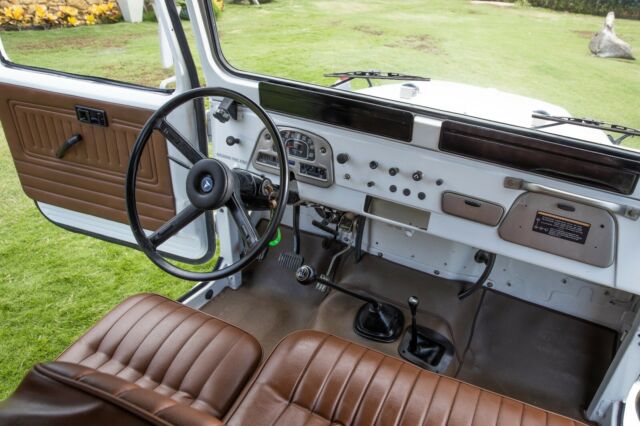 1977 White Toyota Land Cruiser Convertible