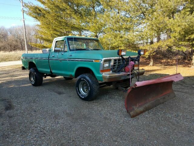 1977 Green Ford F-150 Standard Cab Pickup