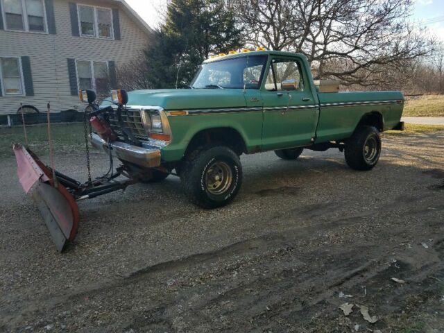 1977 Green Ford F-150 Standard Cab Pickup