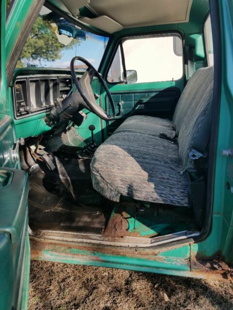 1977 Green Ford F-150 Standard Cab Pickup