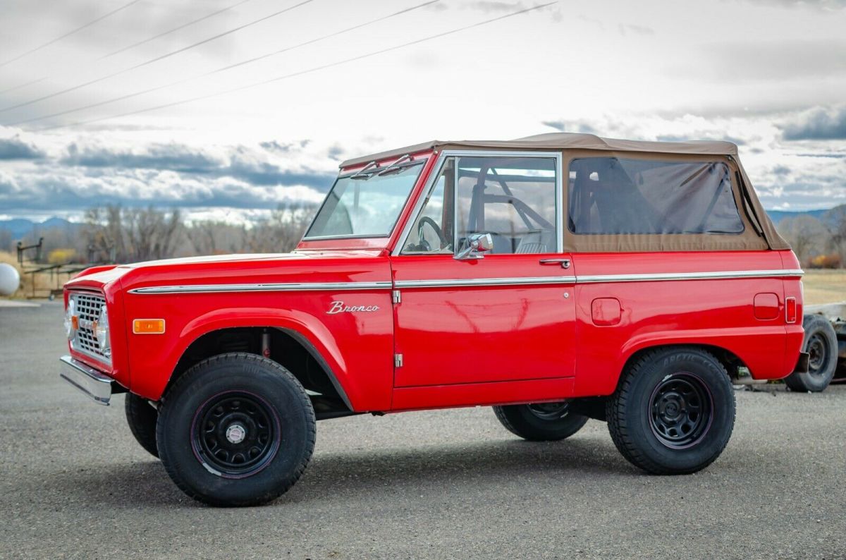 1977 Red Ford Bronco SUV