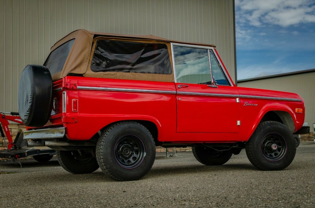 1977 Red Ford Bronco SUV