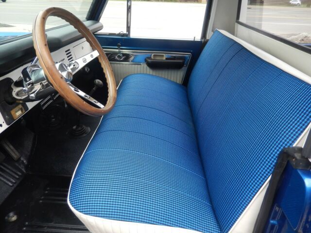 1977 Blue Ford Bronco SUV