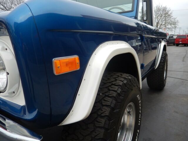 1977 Blue Ford Bronco SUV