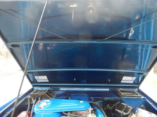 1977 Blue Ford Bronco SUV