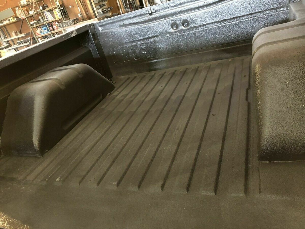 1977 Grey Ford Bronco SUV