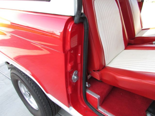 1977 Red/White Ford Bronco SUV