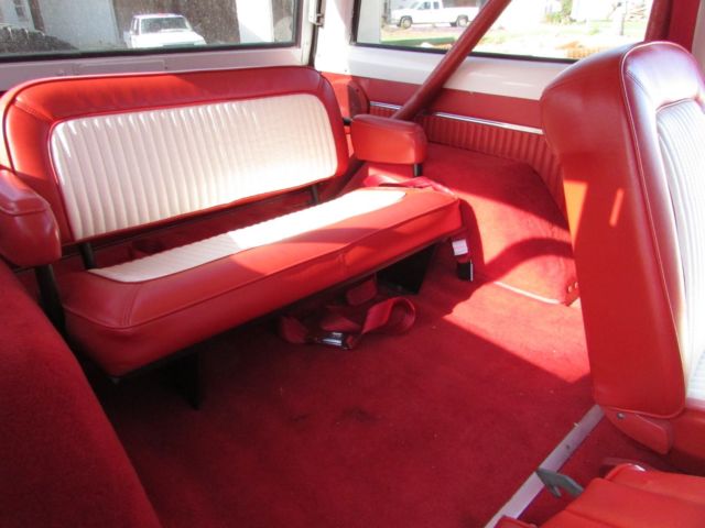 1977 Red/White Ford Bronco SUV