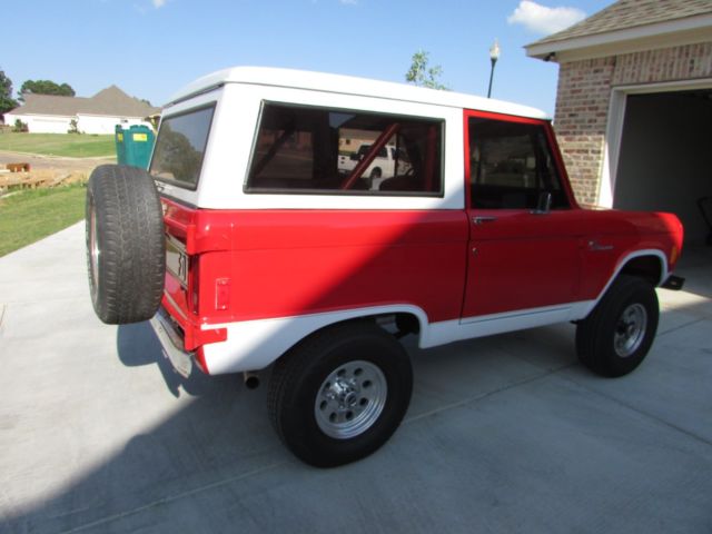 1977 Red/White Ford Bronco SUV