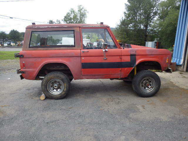 1977 Red Ford Bronco SUV