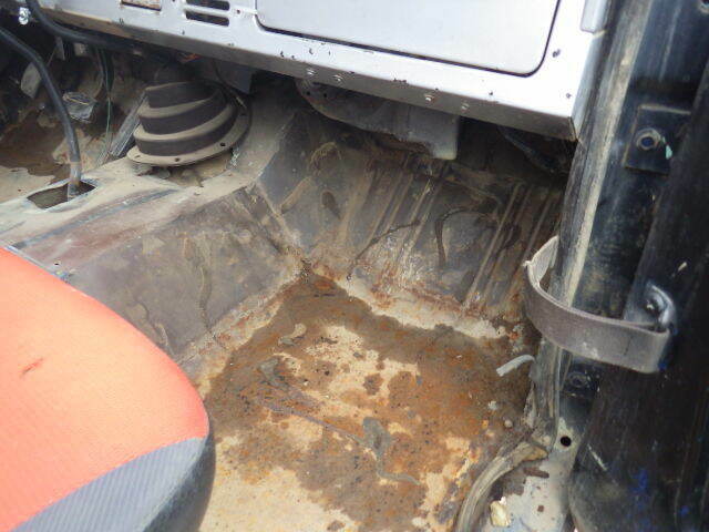 1977 Red Ford Bronco SUV