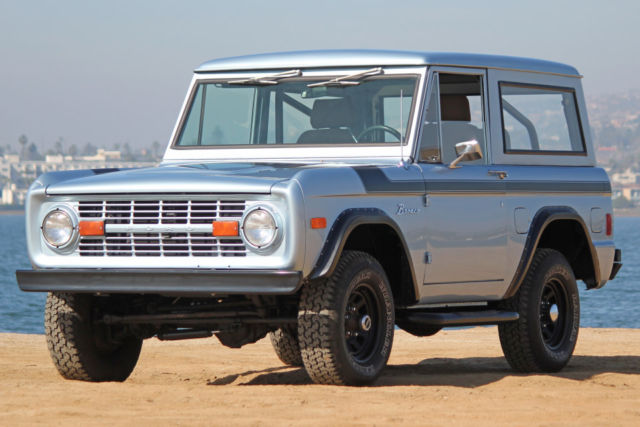 1977 Blue Ford Bronco SUV