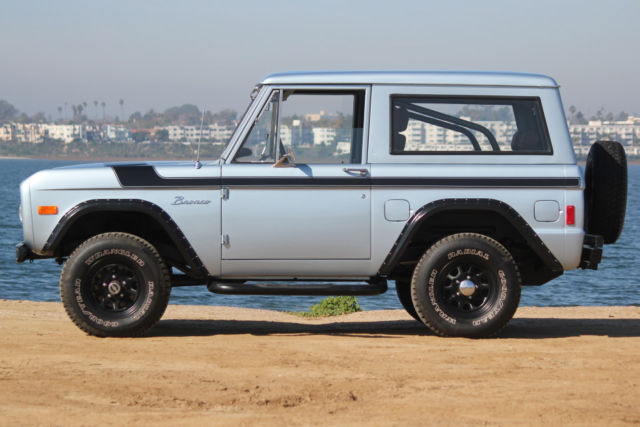 1977 Blue Ford Bronco SUV