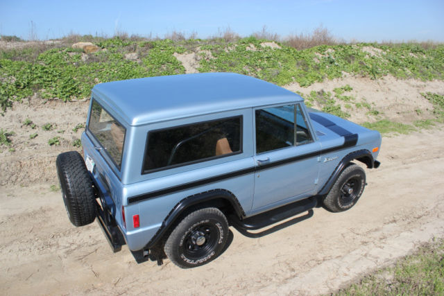 1977 Blue Ford Bronco SUV