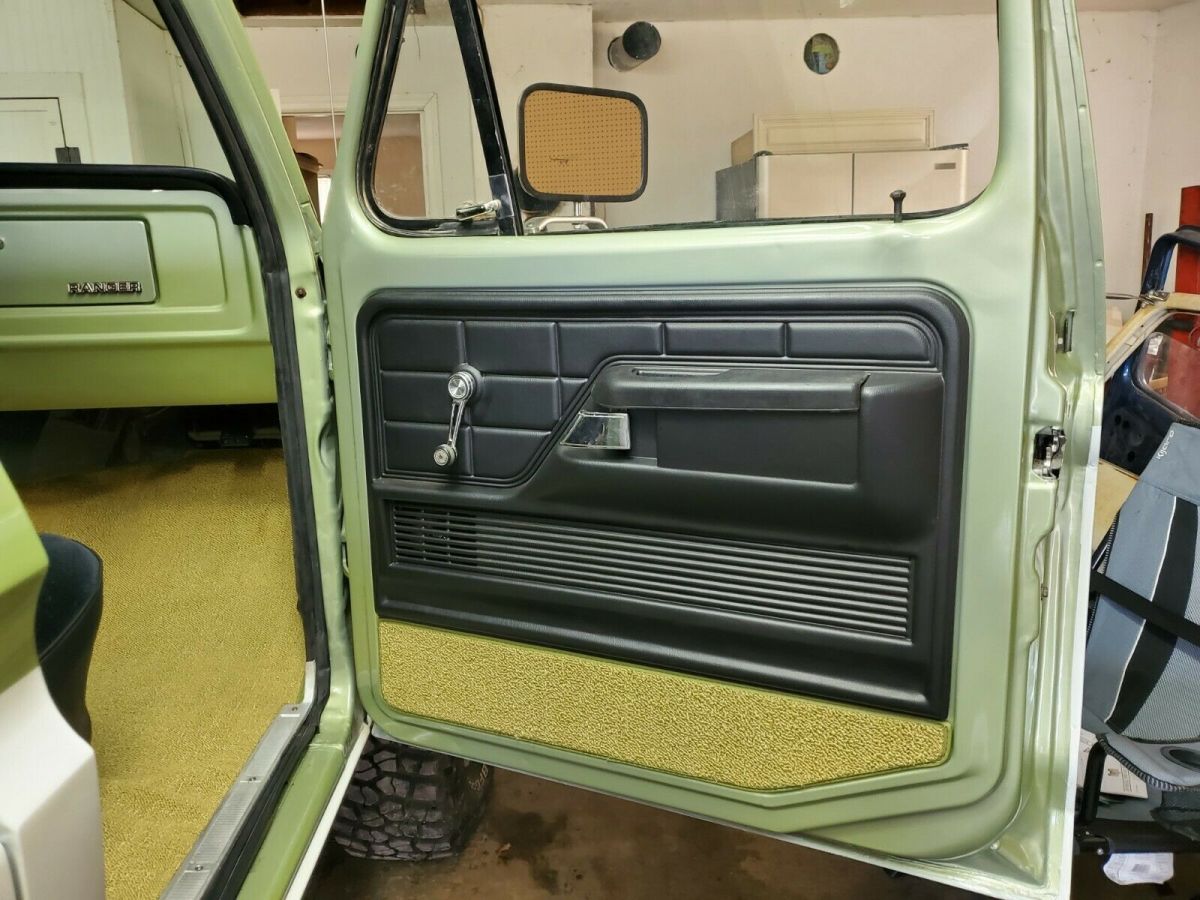 1977 Ford F-250 Crew Cab Pickup