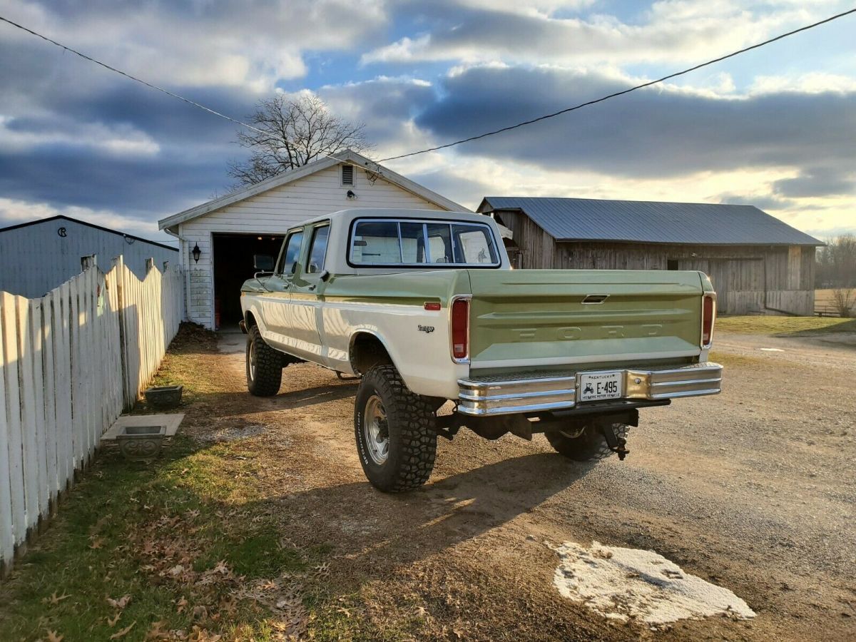 1977 Ford F-250 Crew Cab Pickup