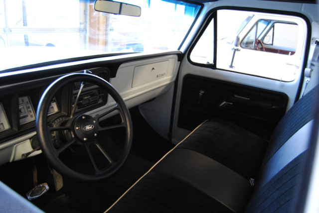 1977 White Ford F-100 Truck