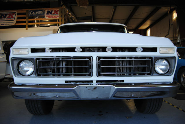 1977 White Ford F-100 Truck