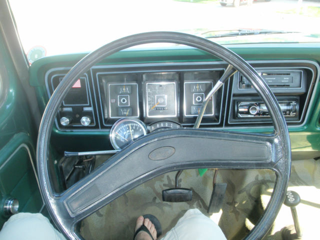 1977 Green Ford F-150 Standard Cab Pickup