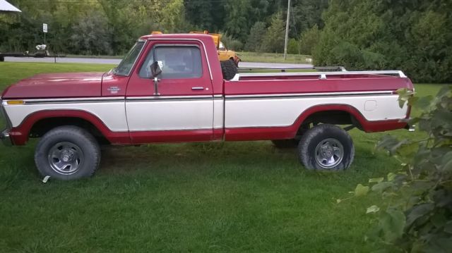 1977 two tone red &'white Ford F-150 pick up