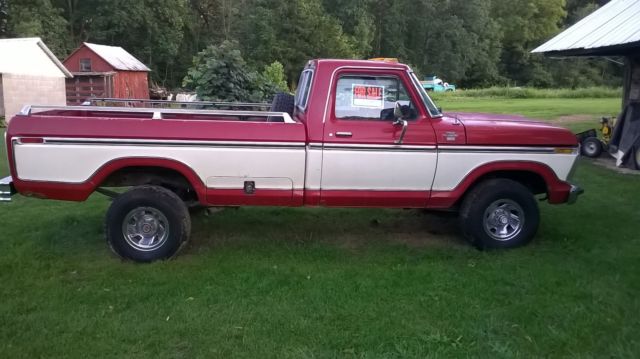 1977 two tone red &'white Ford F-150 pick up