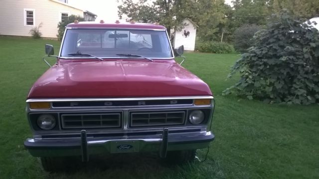 1977 two tone red &'white Ford F-150 pick up