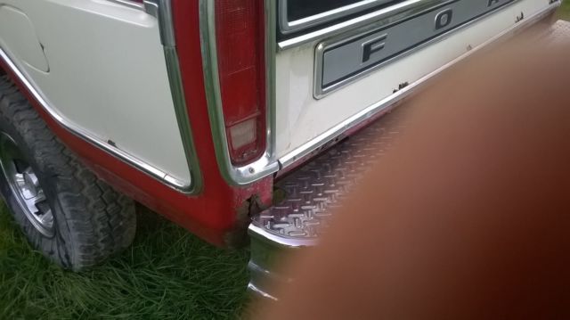 1977 two tone red &'white Ford F-150 pick up