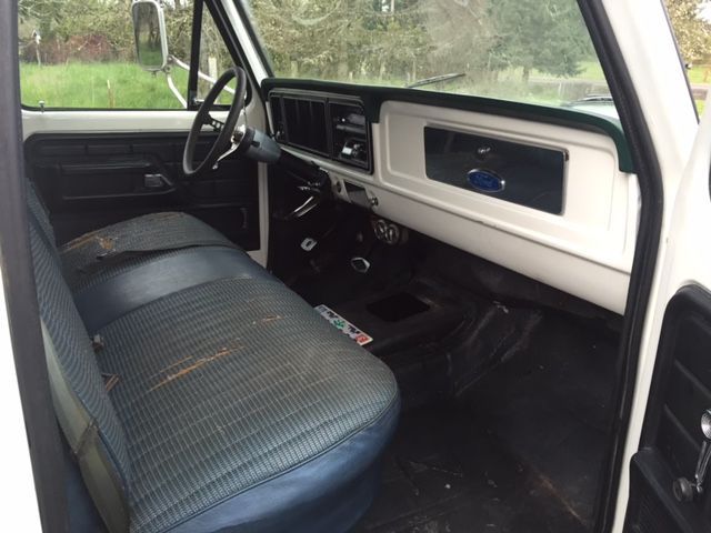 1977 White Ford F-250 Extended Crew Cab Pickup