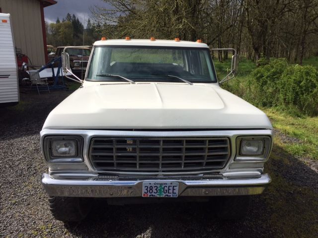 1977 White Ford F-250 Extended Crew Cab Pickup