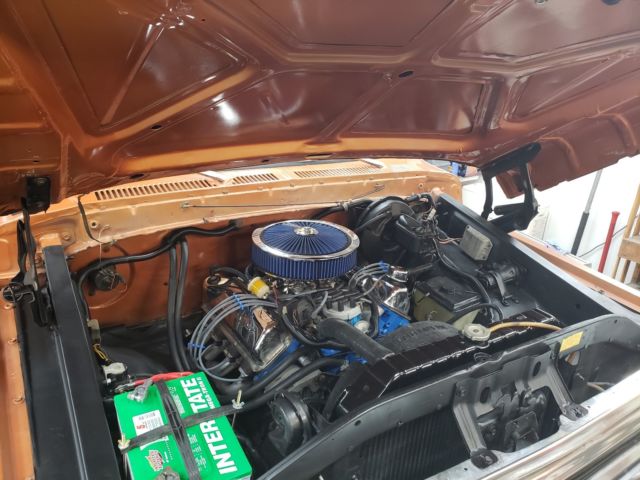 1977 Orange Ford F-250