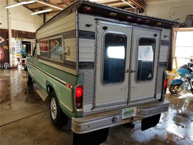 1977 Green Ford F-250 Pickup Truck