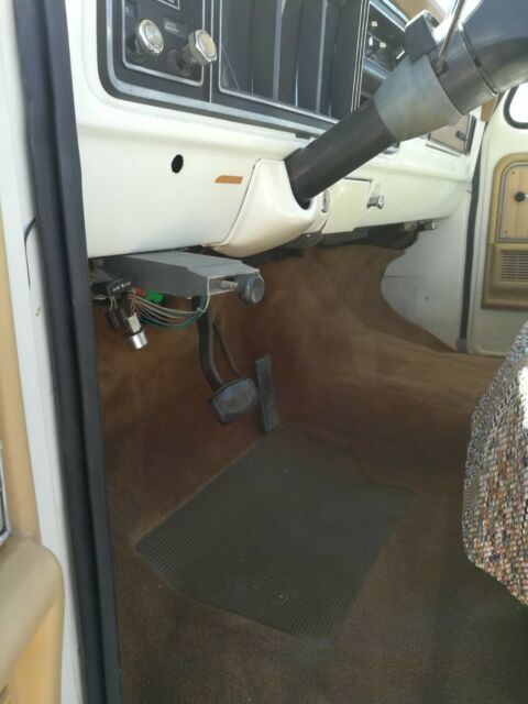 1977 White Ford F-350 Standard Cab Pickup